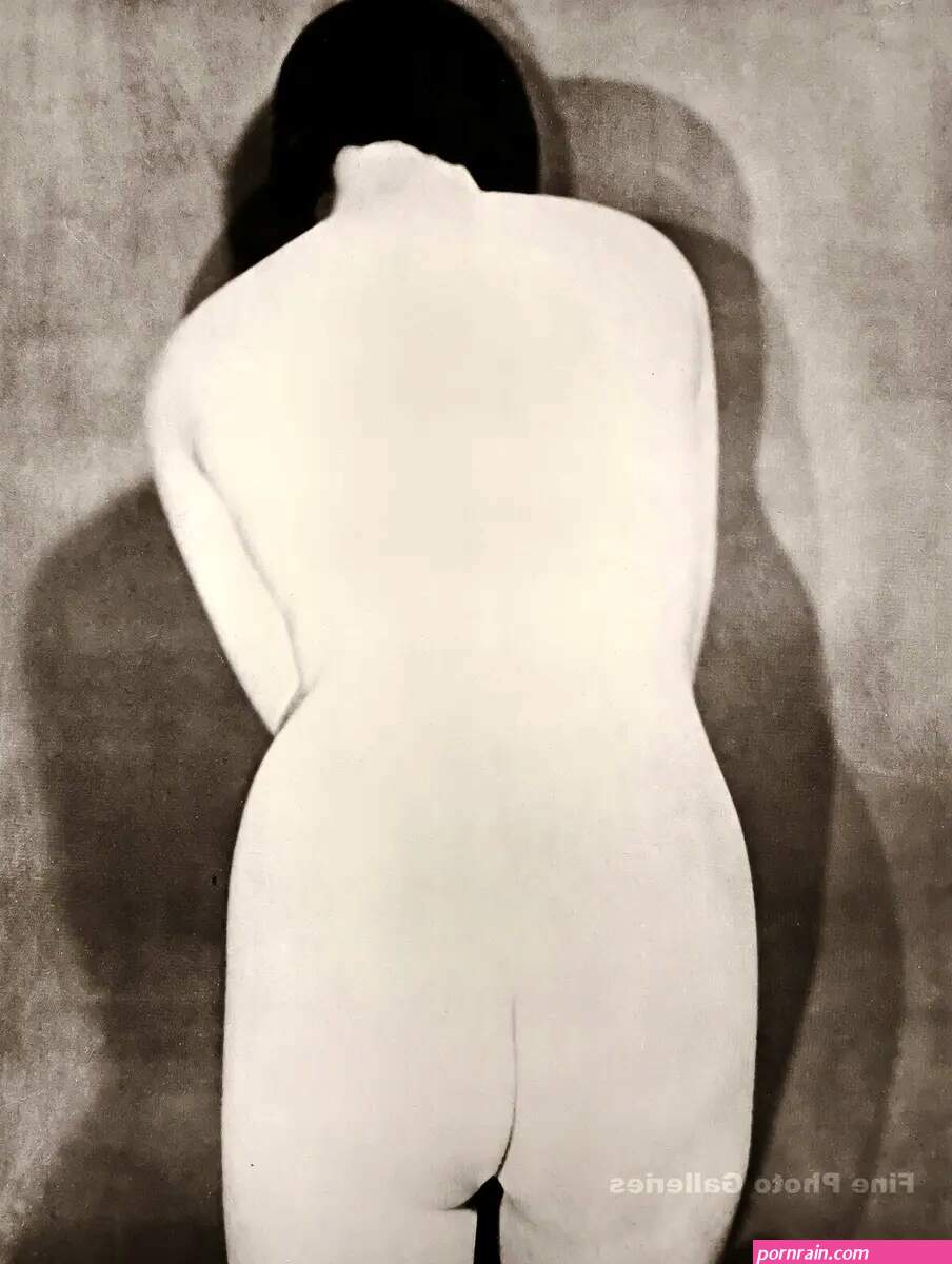 193075 MAN RAY Vintage Female Nude KIKI DE MONTPARNASSE Paris Photo Art 12x16