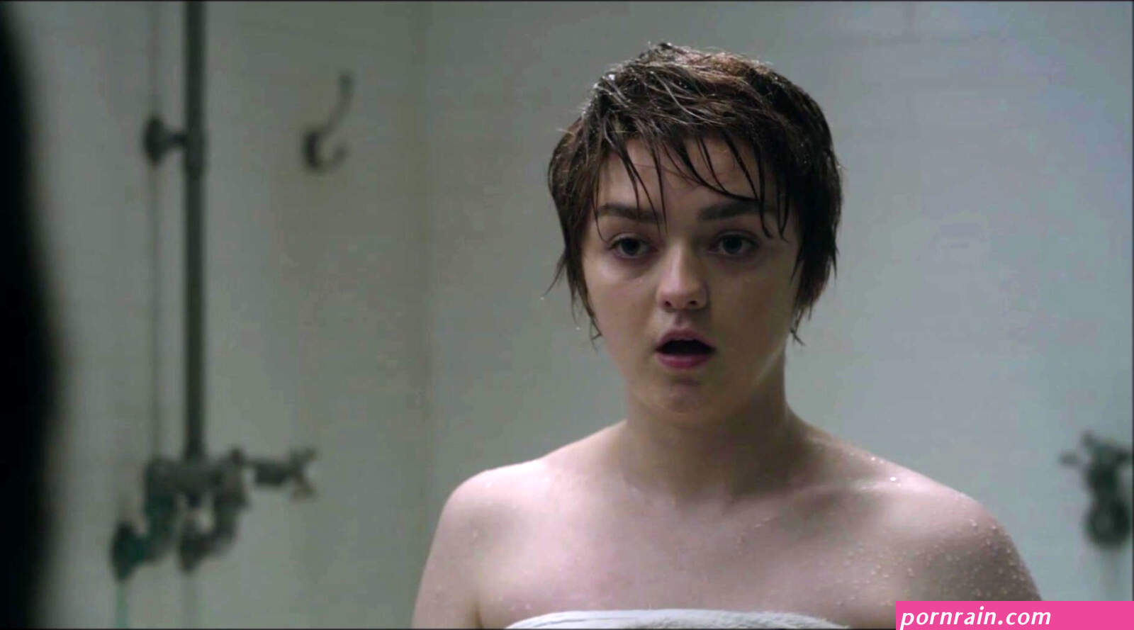 Nude video celebs Blu Hunt sexy Maisie Williams sexy