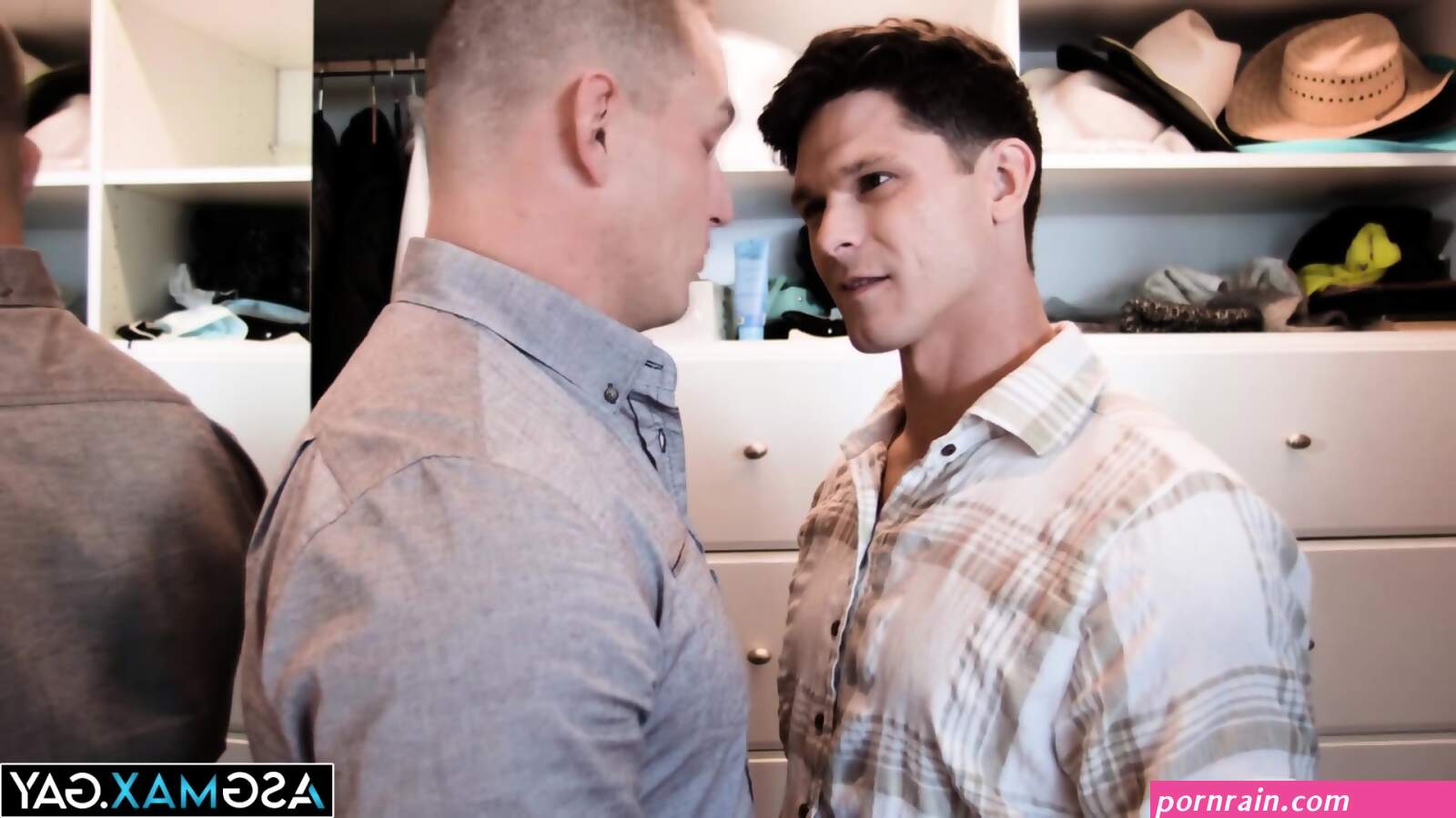 Devin Franco Offers Brock Kniles To Creampie Him In The Ass