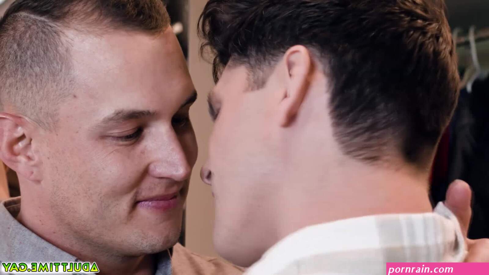 Devin Franco offers to let Brock Kniles creampie HIM in the ass