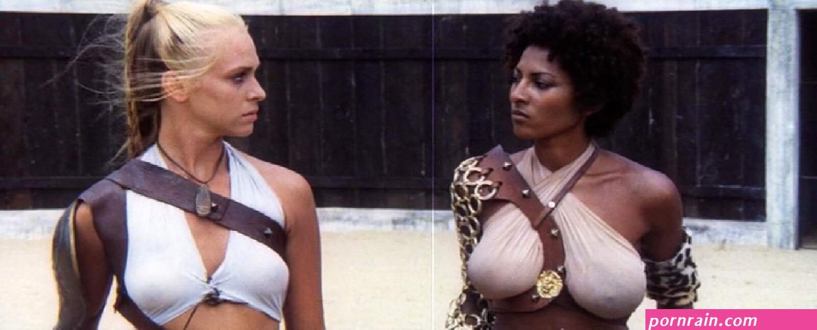Naked Pam Grier in The Arena ANCENSORED