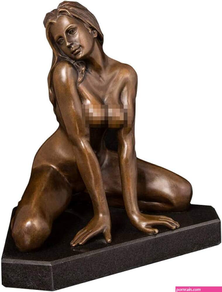 : LIUYAWEI Bronze Big Boobs Artwork Western Bronze Sculpture Sexy Nude Girl Statue Figurines for Home DecorationStyle 1 :