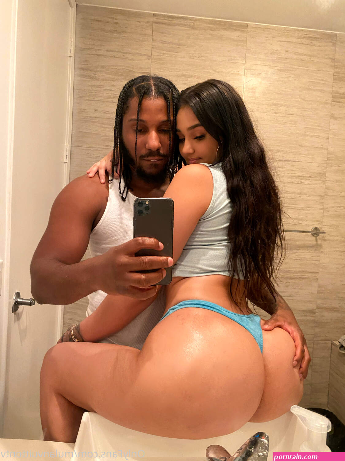 Big Booty Latina Leaks