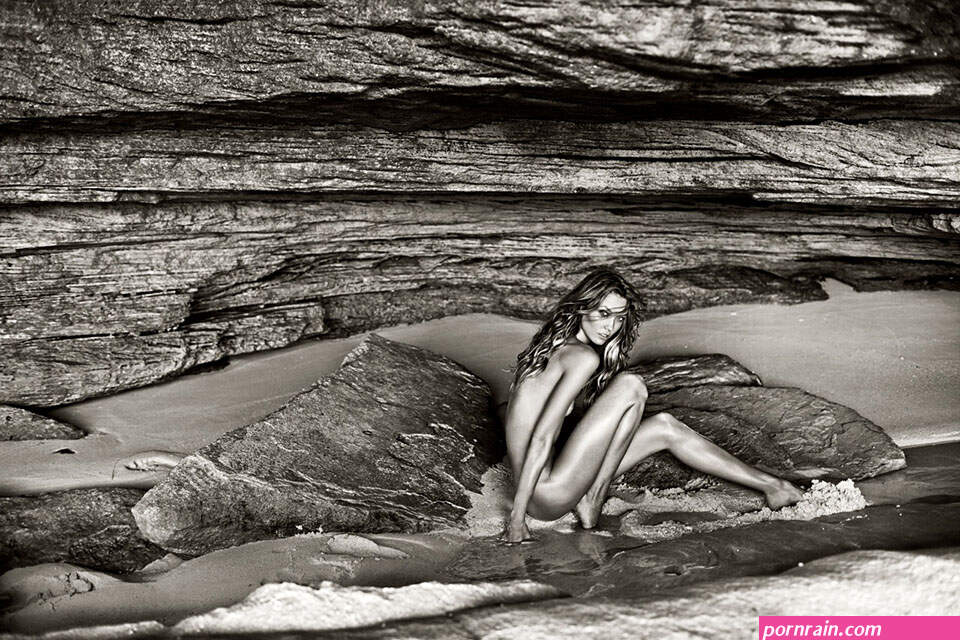 Karlie Kloss Nude