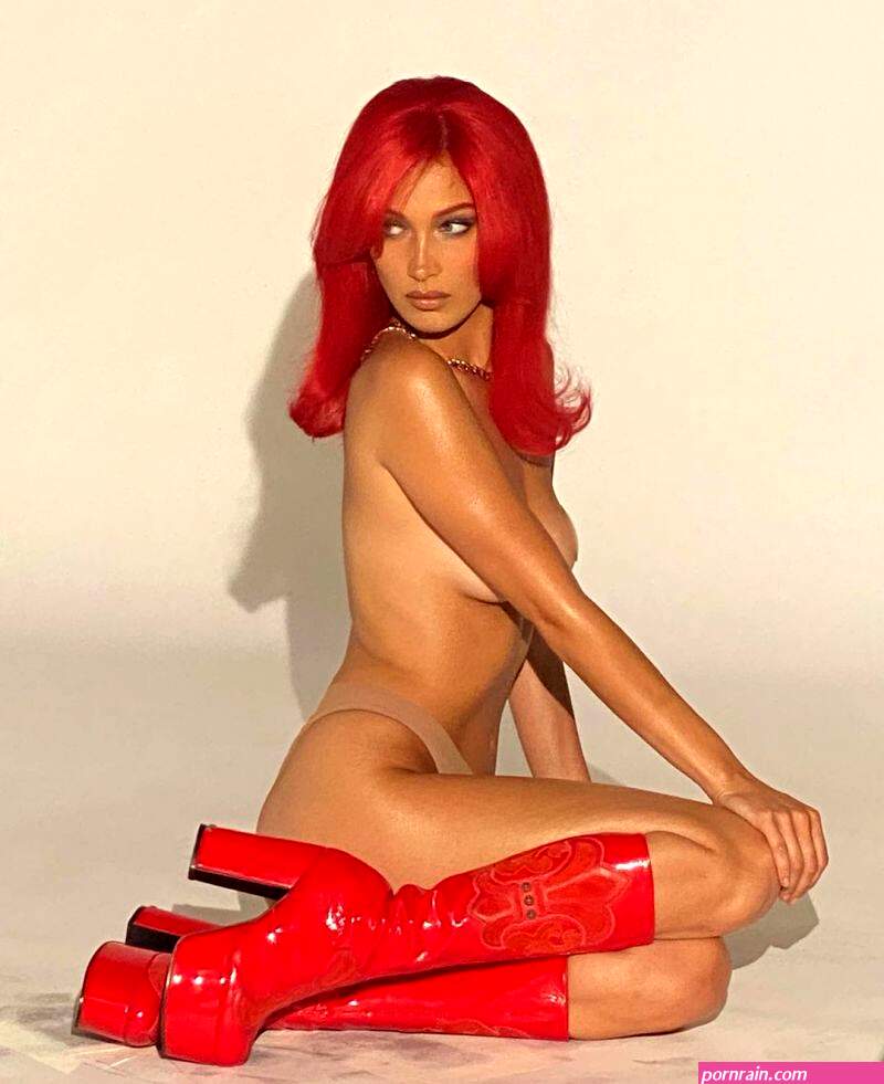 Bella Hadid Nude