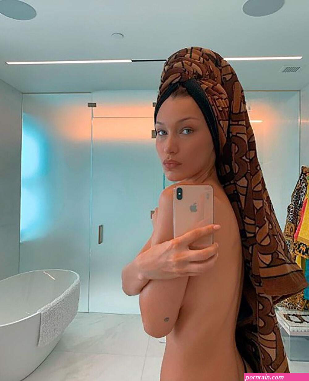 100 of Bella Hadid nakeds Instagram posts