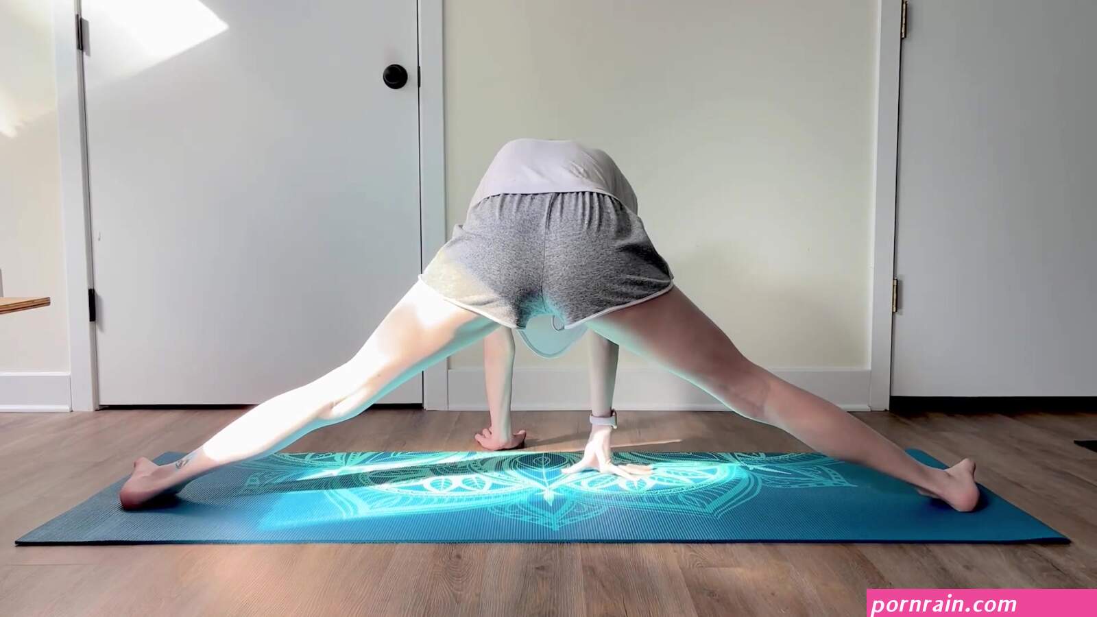 Sierra Ky Morning Streching Yoga Challenge