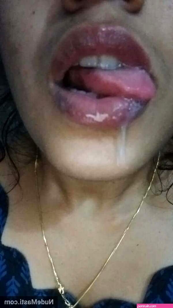 Big boobs south Indian wife private pics leaked online