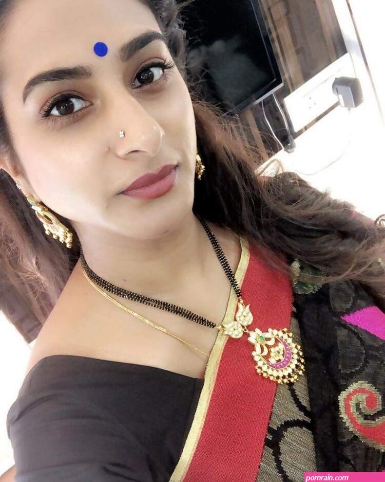 This Indian Mom makes me spit on my cock and fap off to her Lusty AF ! What would you do?
