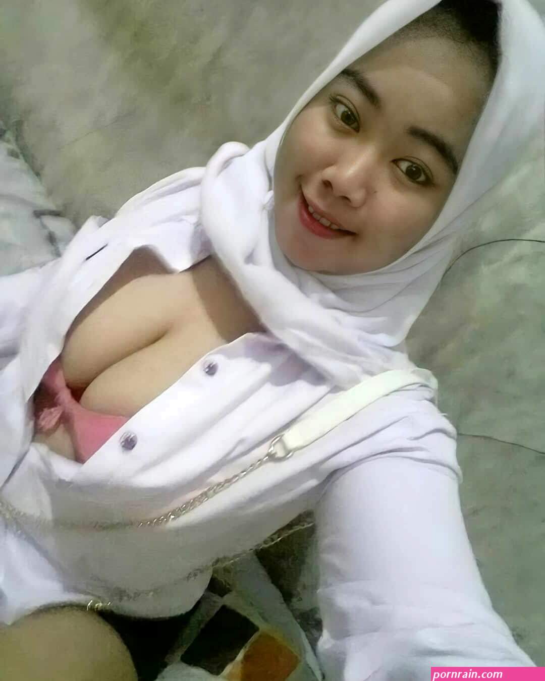 Hijab sma boobs
