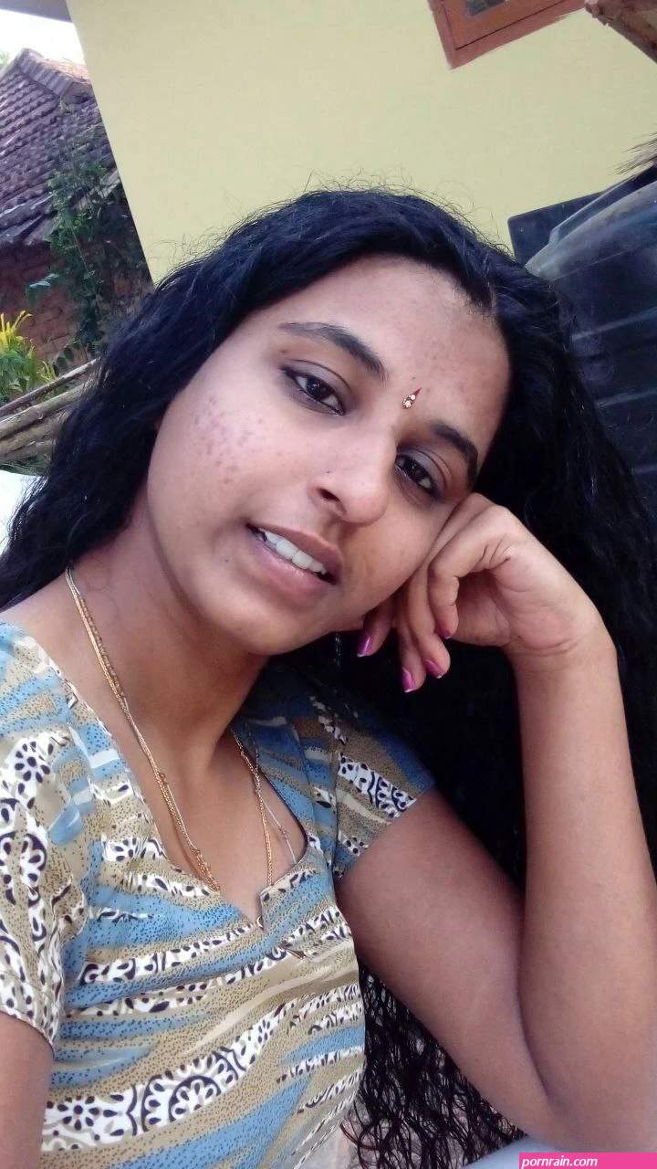 Malayali girl nude boobs showing photos on Onam
