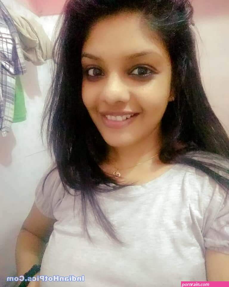 Sexy Aur Khubsoorat Kerala Girl Ke Nude Photos