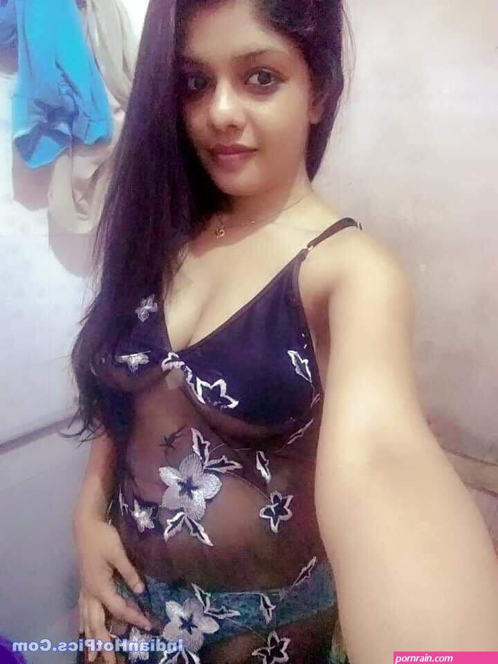 Sexy Aur Khubsoorat Kerala Girl Ke Nude Photos