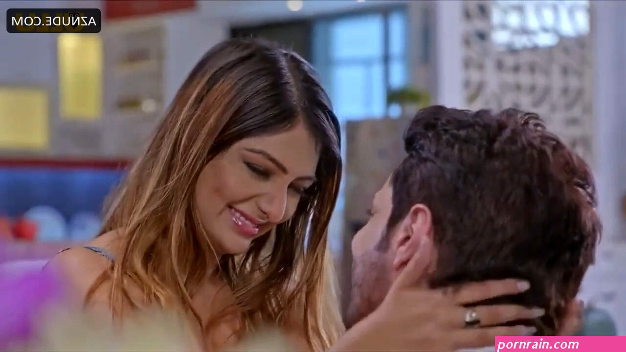 Khushi Mukherjee Butt Breasts Scene in Riti Riwaj Love Festival
