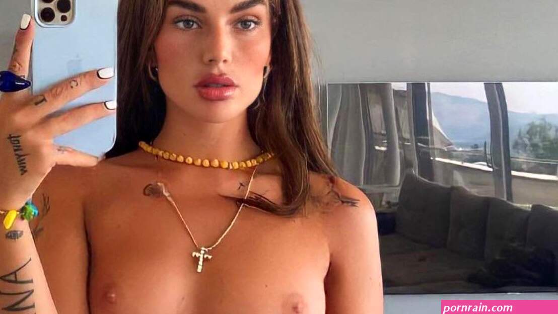 Loredana Nudes Naked Pictures and PORN Videos