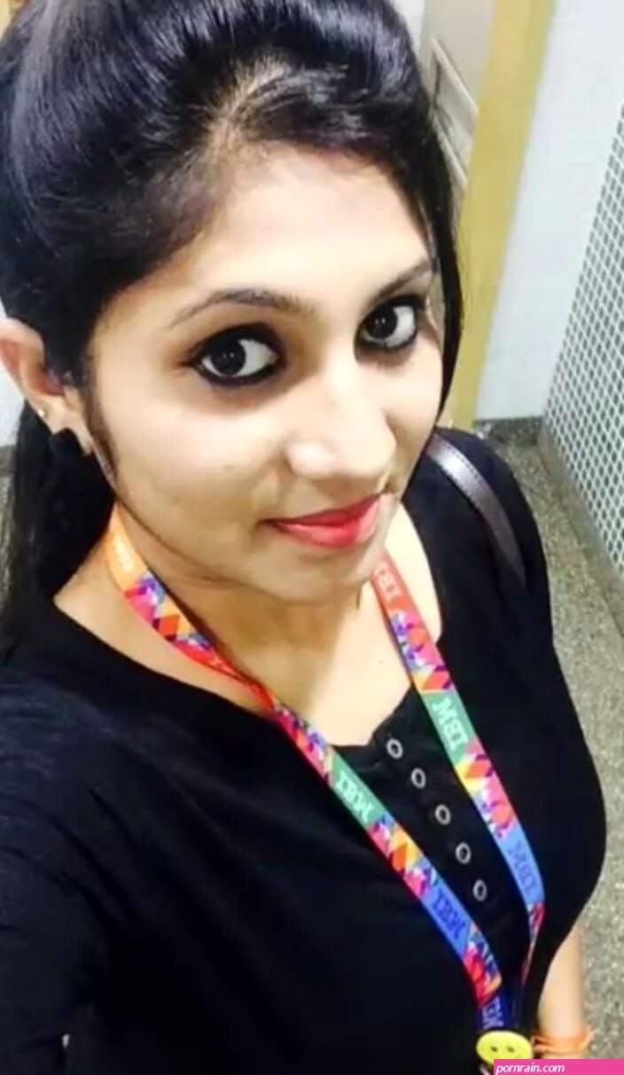 Office Mallu Girl Leaks Strips For Her Colleagues.... Link in com.ment After 20 Upvotes