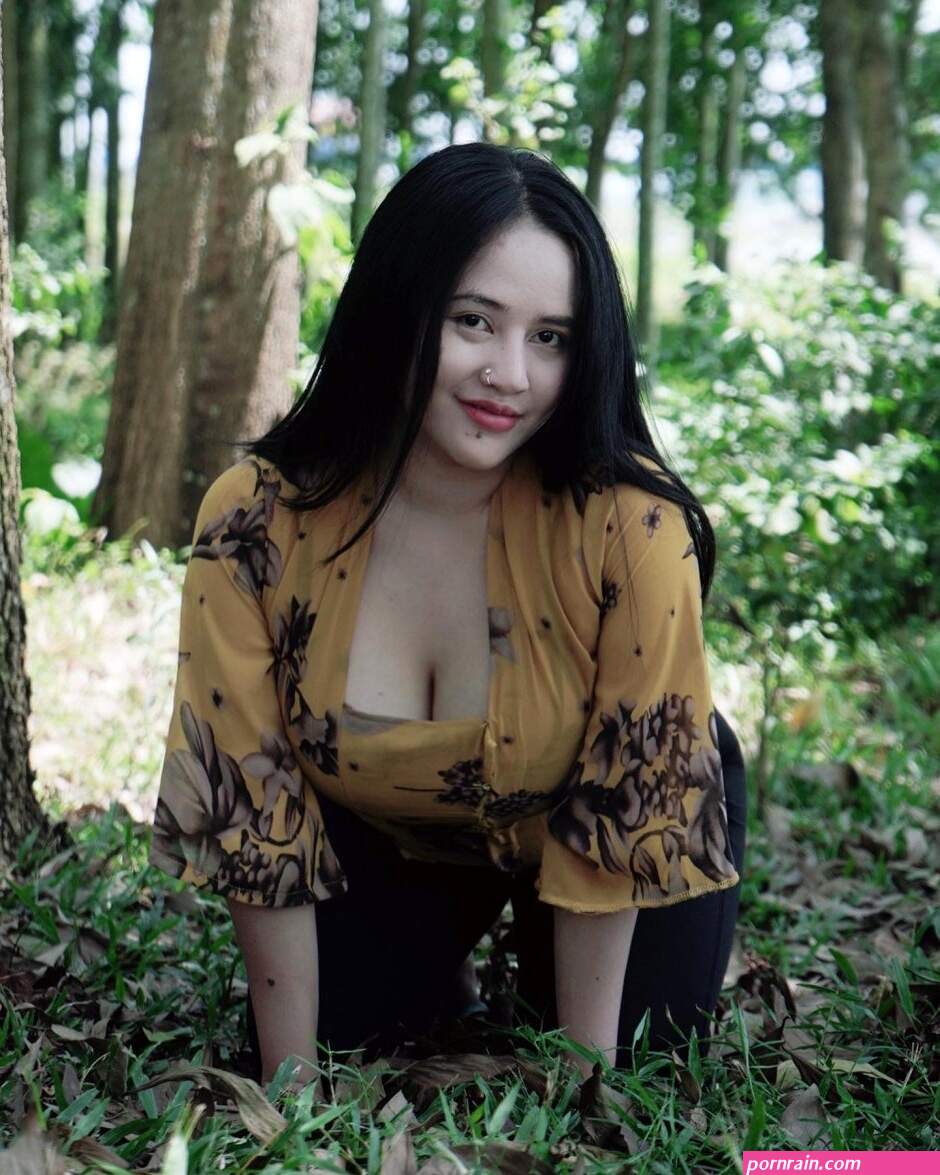 Tante sarah ardhelia bugil