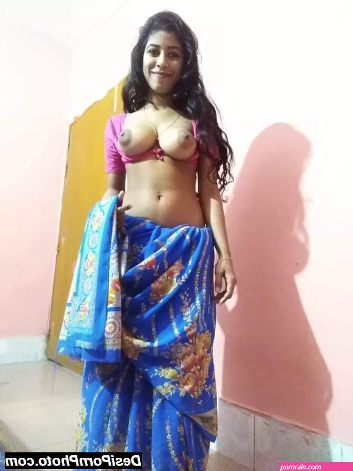 Hot Marathi girl ki sexy boobs photos in saree -