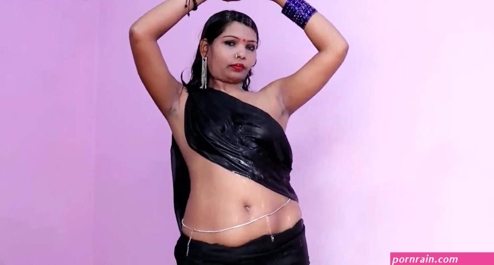 Sexy Indian lady Full Nude Bathing in Black Saree