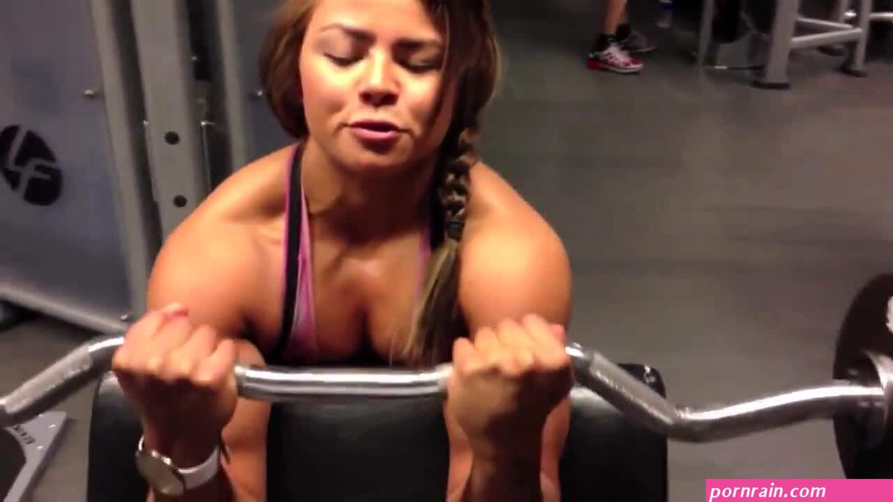 Sophie Arvebrink Young Fbb Preacher Curls : Porn Tube