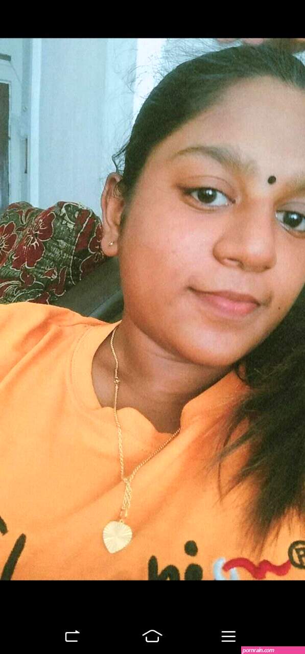 Tamil Girlfriend Nude Topless Selfies