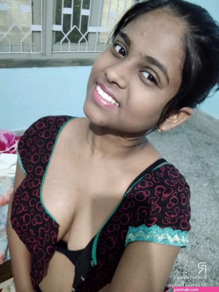 Indian Tamil Horny Girl Nude Selfie Photos