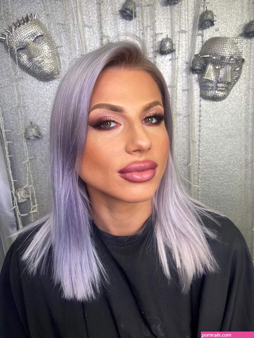 Miss VanessaFoxX nessyfox1 X