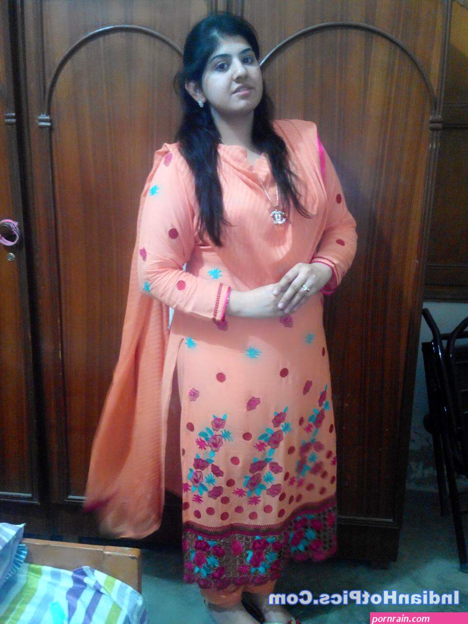 Big Boobs Wali Khubsoorat Desi College Girl Nude