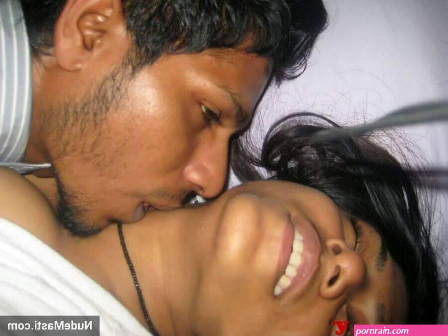 Online Leaked Photos Of Horny Tamil Girl Boobs Sucked By Lover