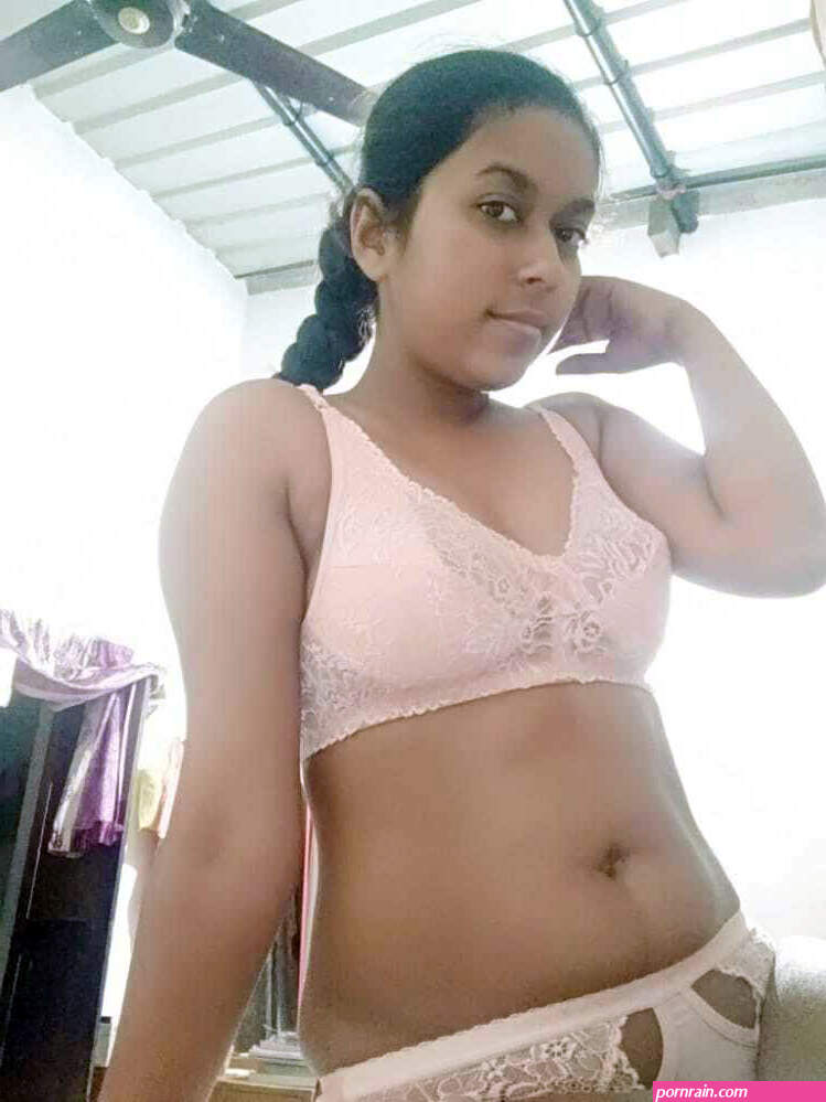 Indian Sexy College Teen Girl Nude Selfie Leaked