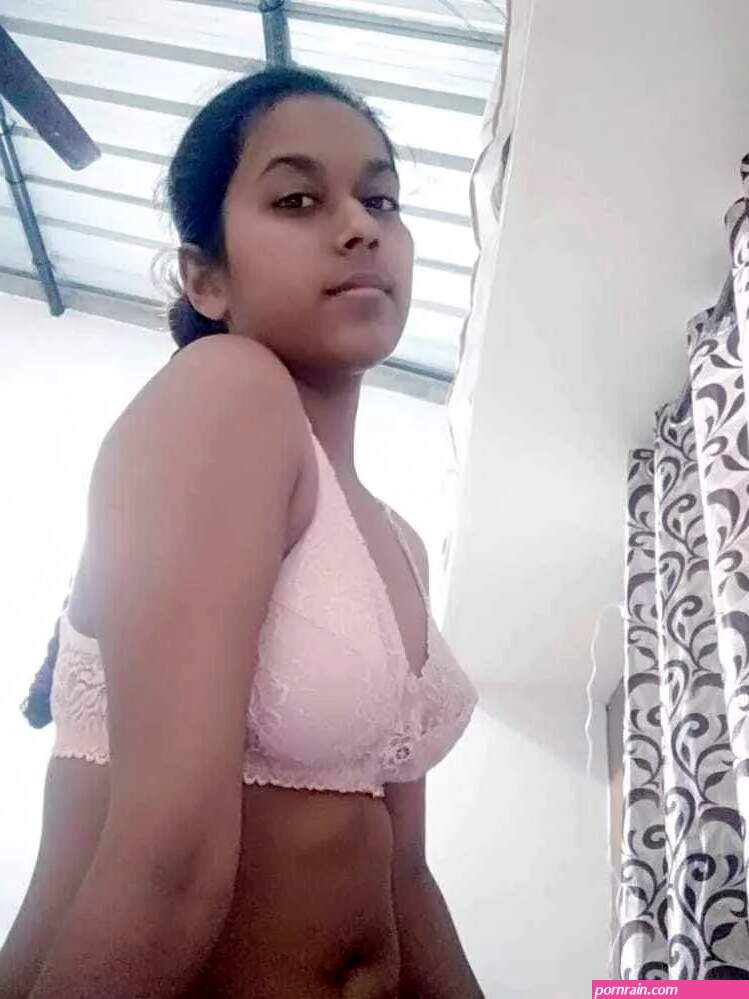 Indian Sexy College Teen Girl Nude Selfie Leaked