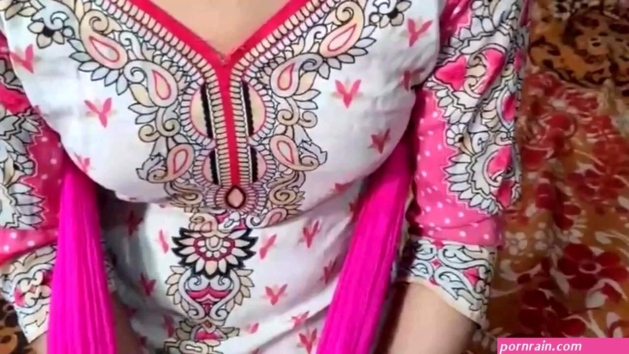 Desi Indian Punjabi ladaki ne salwar pahankar apane yaar se chudwai watch online