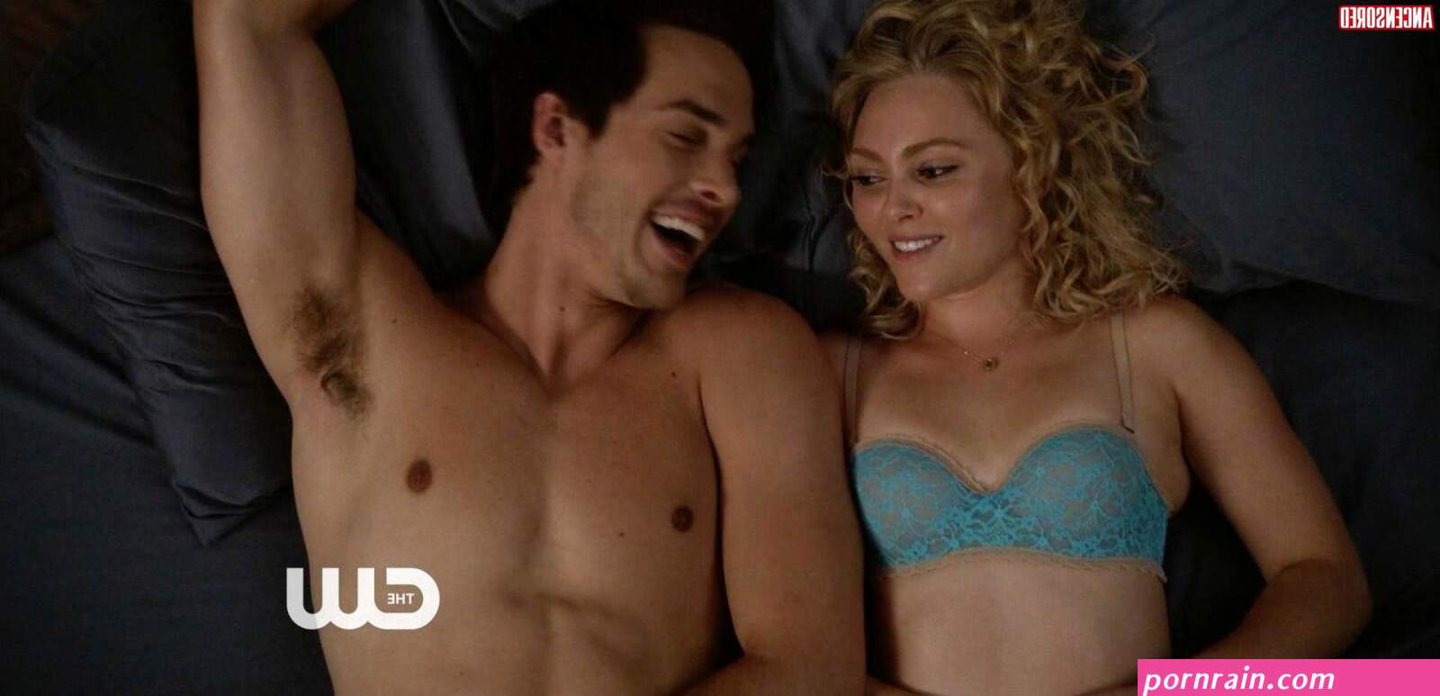 Naked AnnaSophia Robb in The Carrie Diaries ANCENSORED