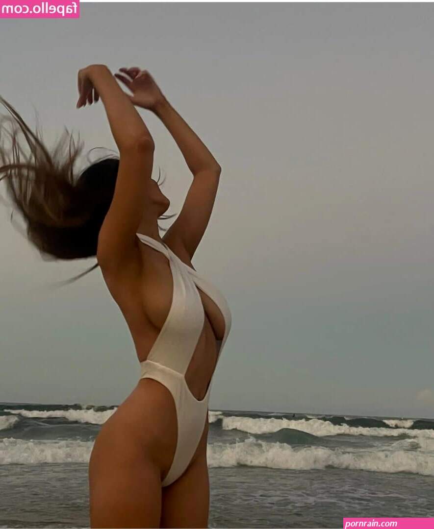 Nonnude Ella Cervetto Wearing Sunglasses