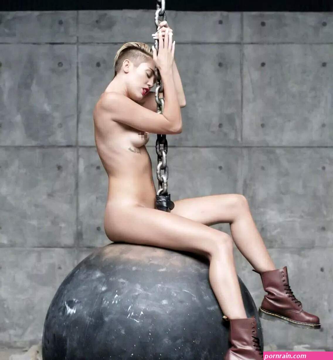 Best celebrity nude pictures: Worlds hottest stars strip off for naked snaps