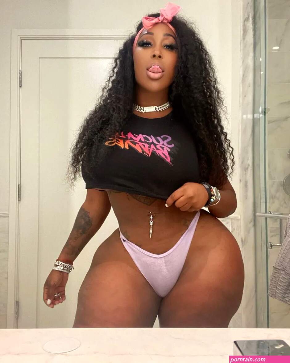 Zmeena Orr: Multifaceted adult film star whos also a forex trader