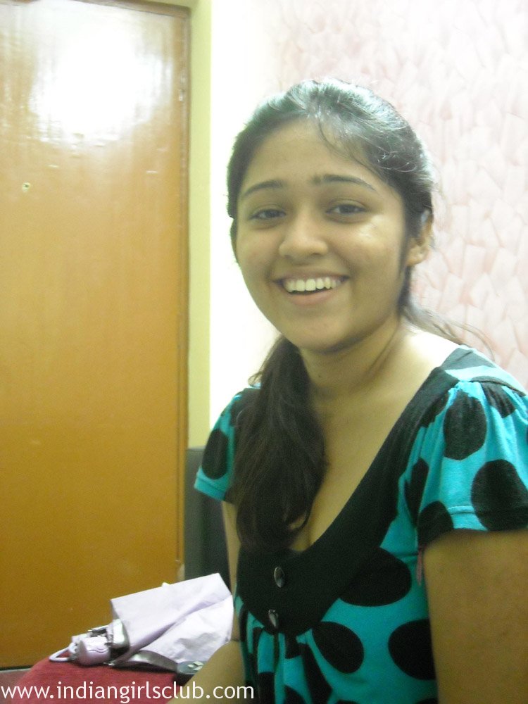 hot indian girl rituparna big boobs nude leaked mms photos1