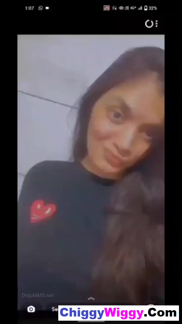 Sexy Indian Girl Showing Her Big Boobs On Snapchat Viral Video