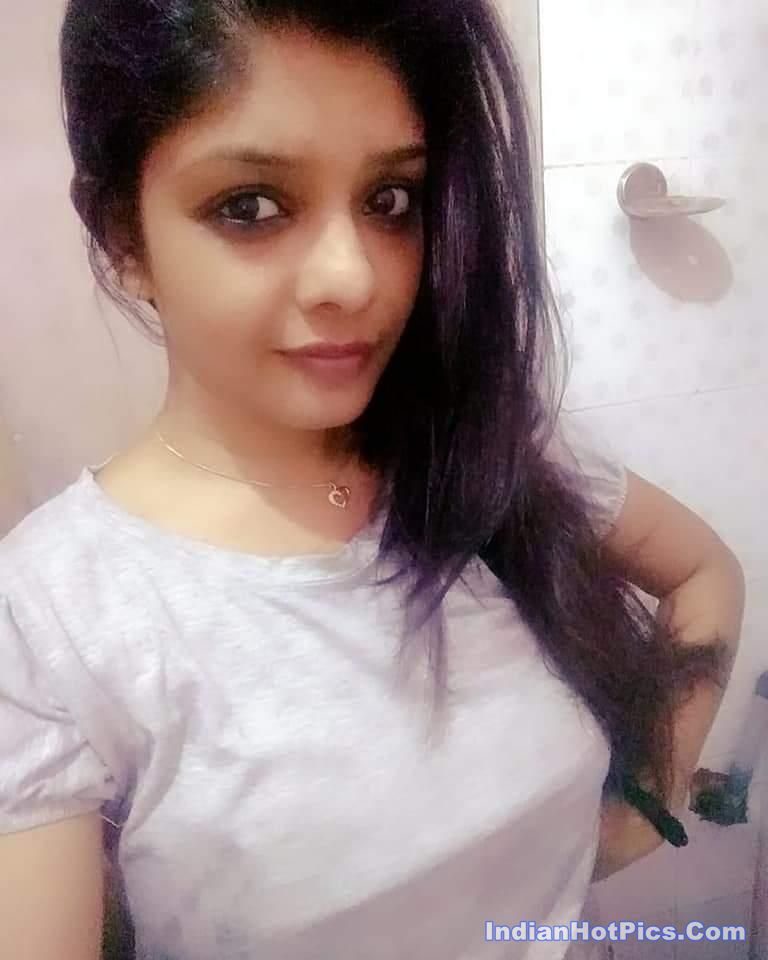 Sexy Aur Khubsoorat Kerala Girl Ke Nude Photos