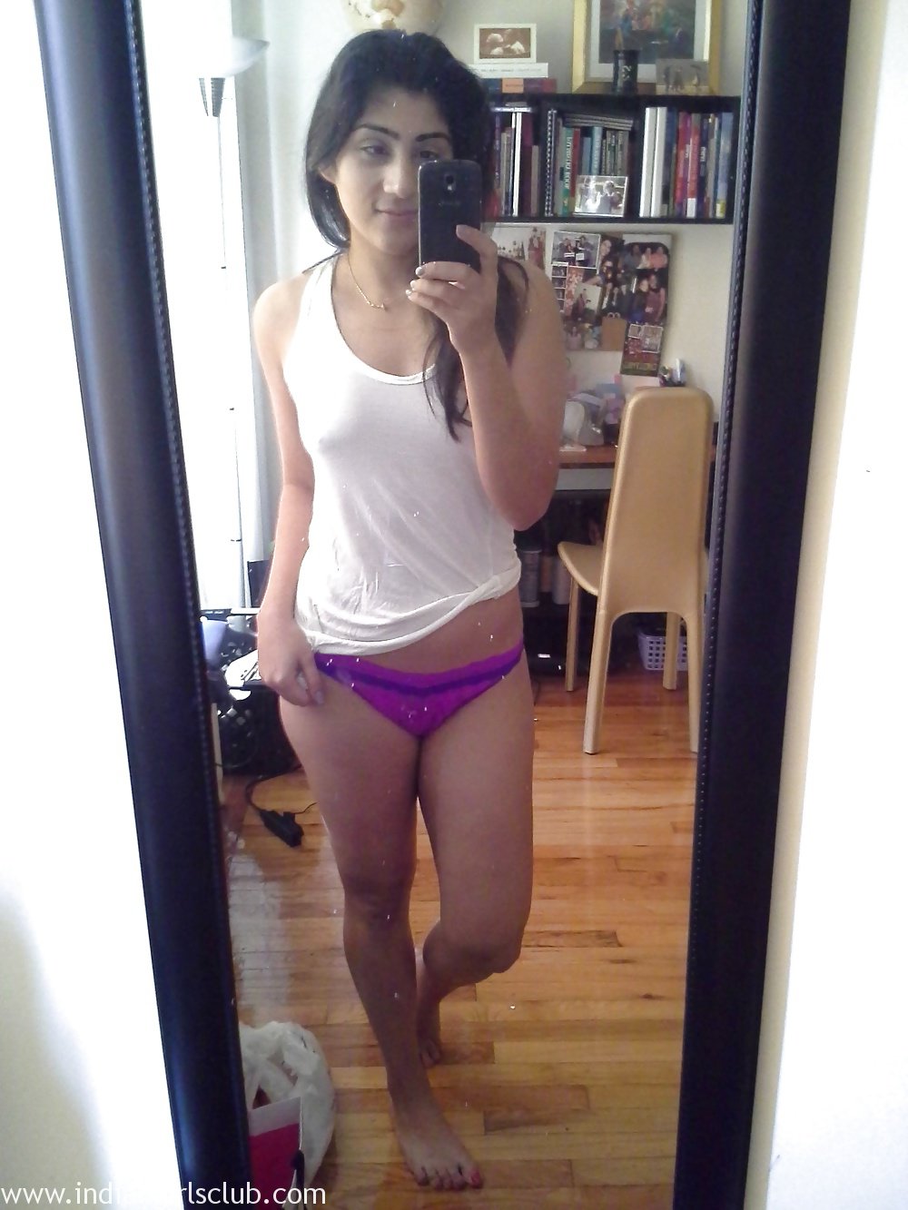 desi-college-girl-taking-self-shot-nude-pictures-2