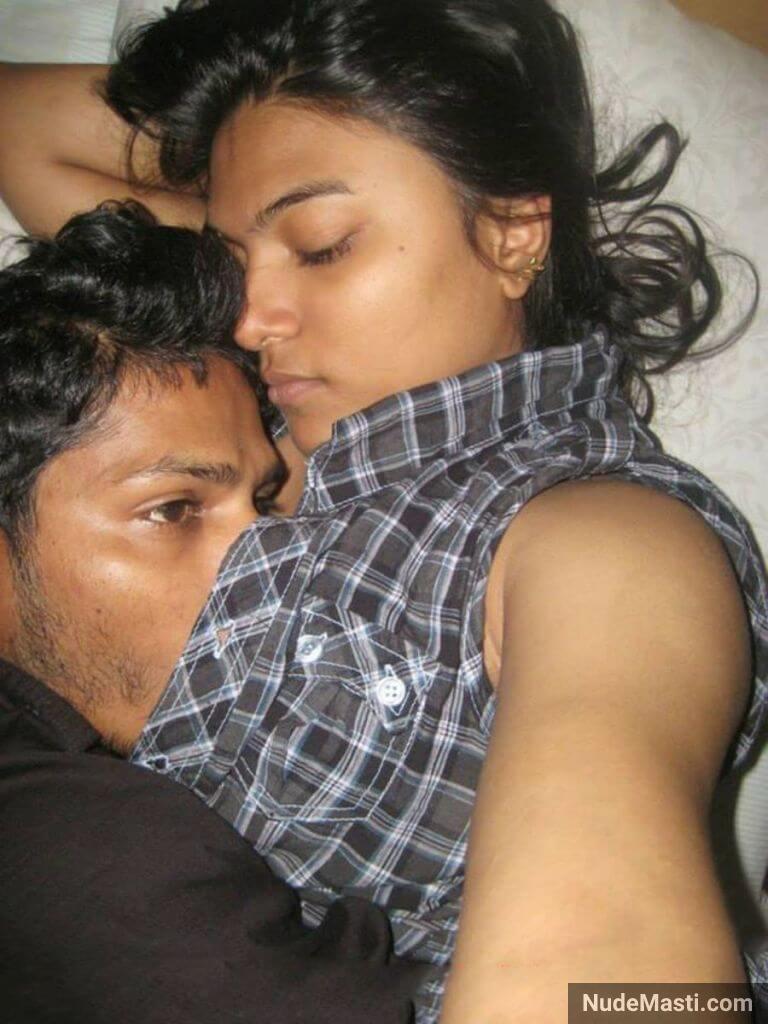 Online Leaked Photos Of Horny Tamil Girl Boobs Sucked By Lover