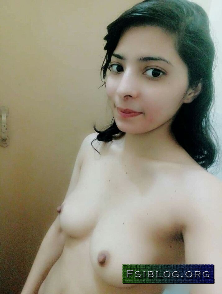 Sexy Indian girl small boobs