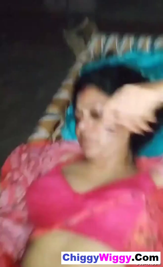 Desi Village Bhabhi Ready For Sex with Her Chichora Lover But He Is Busy In Recording Her Video