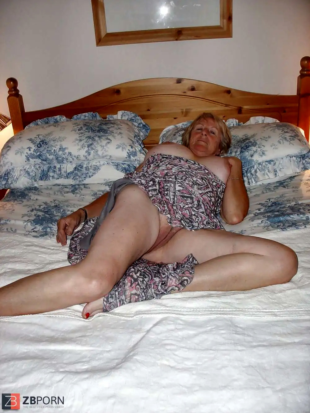 Oma Accidental Upskirt