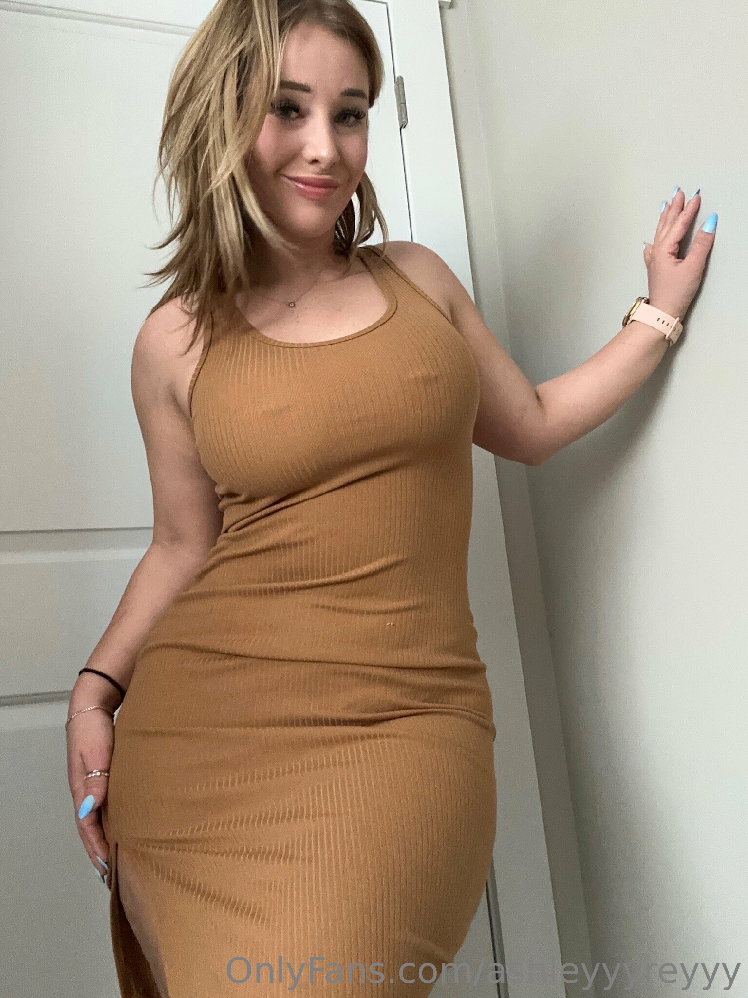 no bra just hits different by ashleyyyreyyy from OnlyFans