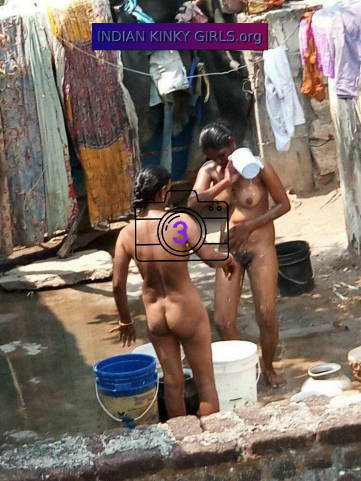 Desi girl bathing naked caught in spy camera