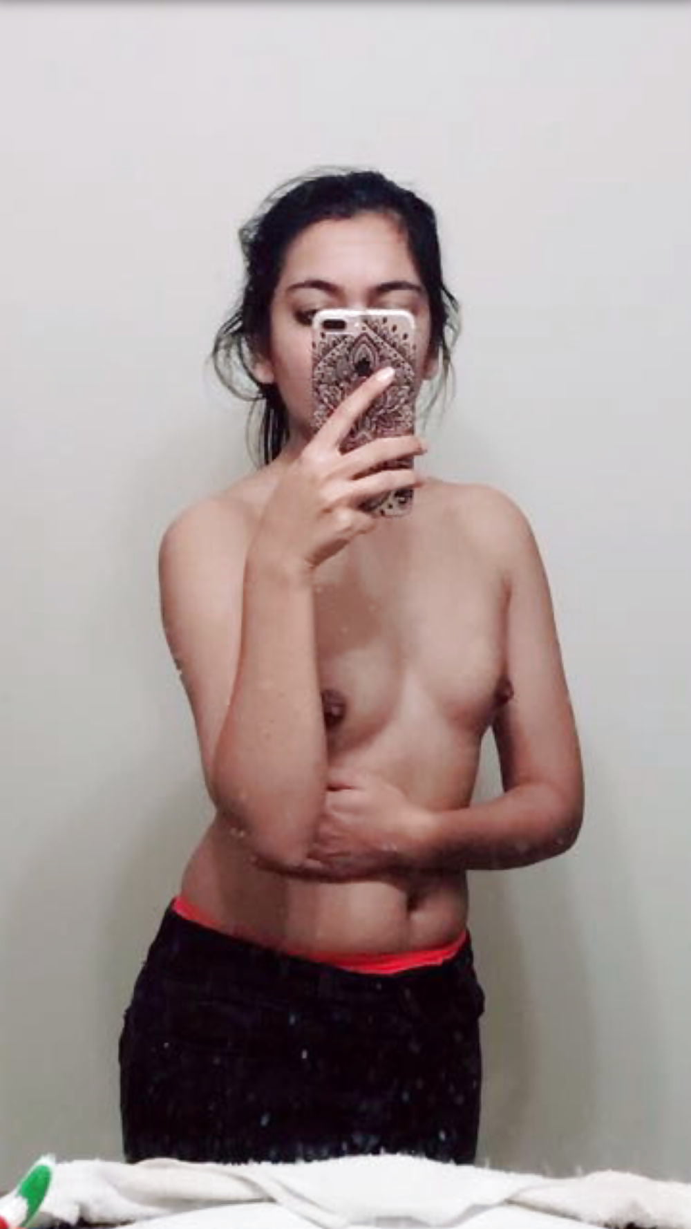 Young Nude Desi Girl 46 pictures