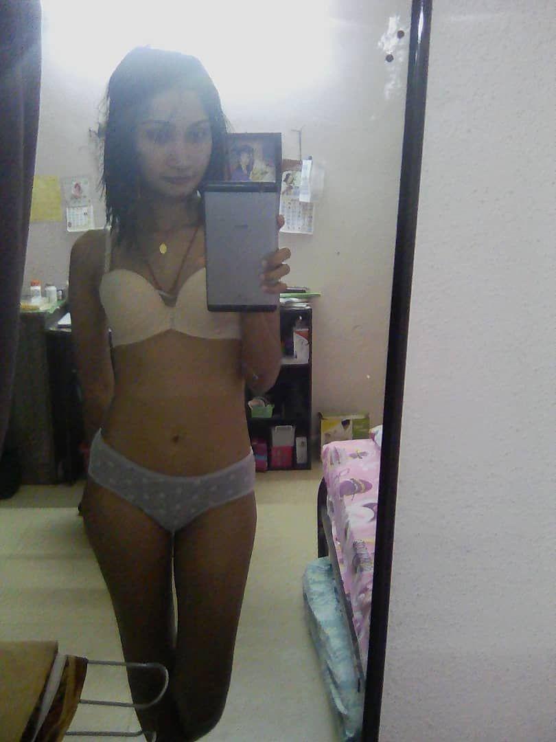 Indian Woman Nude Selfies 15 pictures