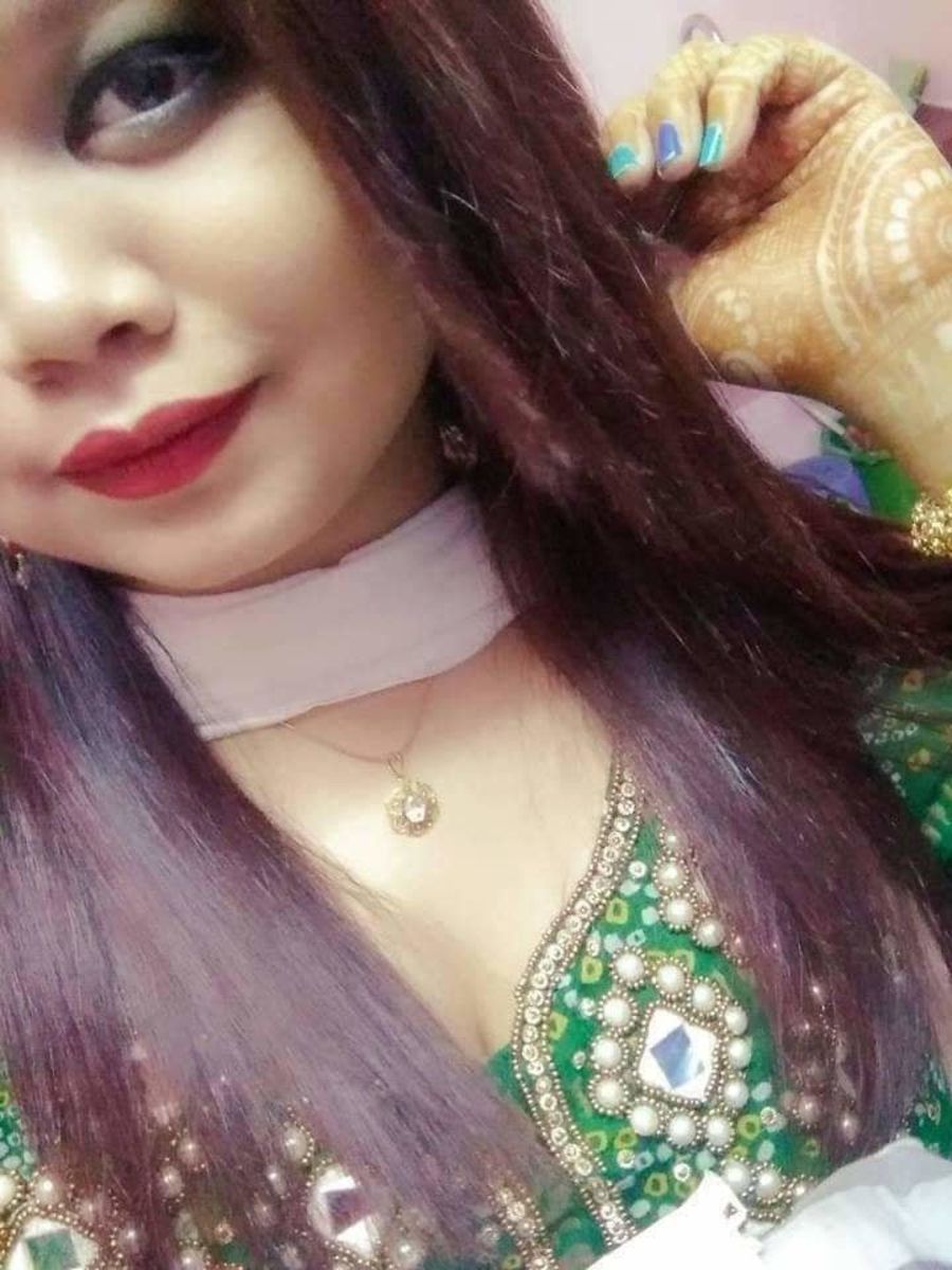 Desi Hot girl Boobs Show Nude Photos