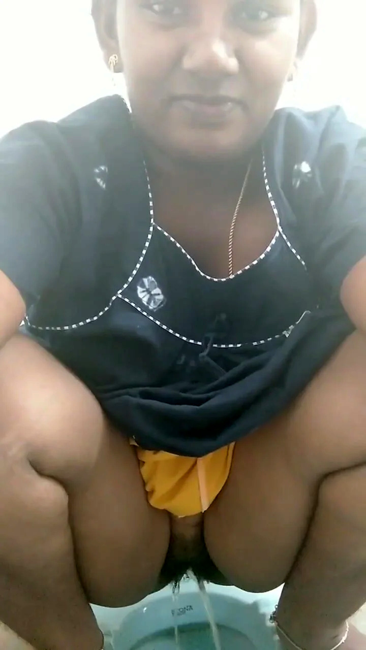 Desi bhabhi pissing